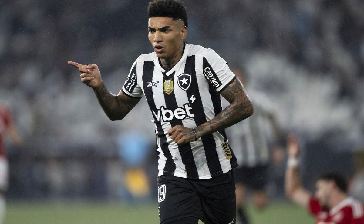 John Textor promete reposição a altura de Igor Jesus para Renato Paiva caso atacante deixe o Botafogo