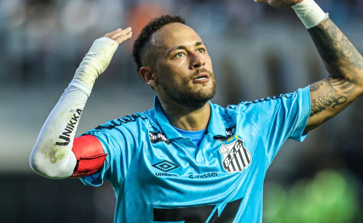 Neymar toma decisão após expulsão contra o Botafogo e pede desculpas ao elenco do Santos