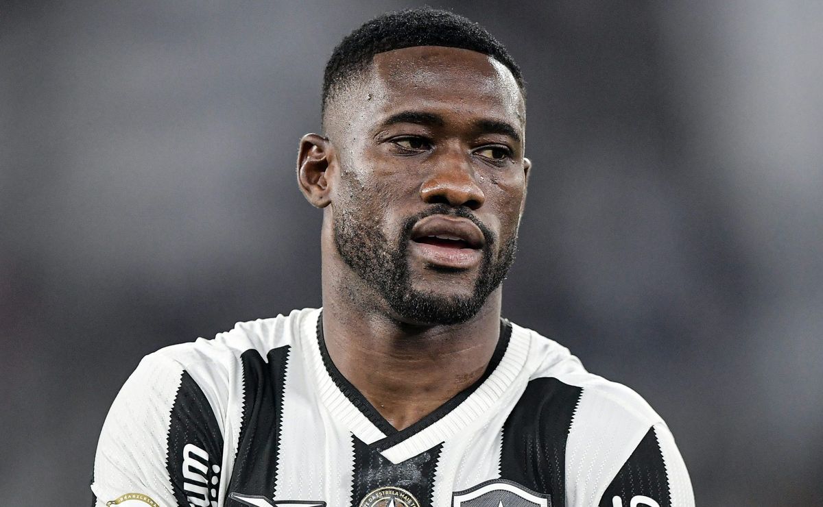 Bastos viajará com o elenco e pode ser opção do Botafogo no Mundial de Clubes