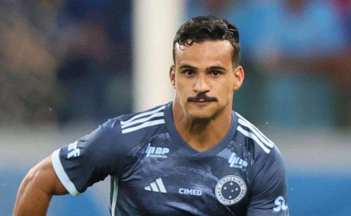 Heverton Guimarães brinca e diz que Chelsea deveria pagar Kaiki por liberar Estêvão do bolso