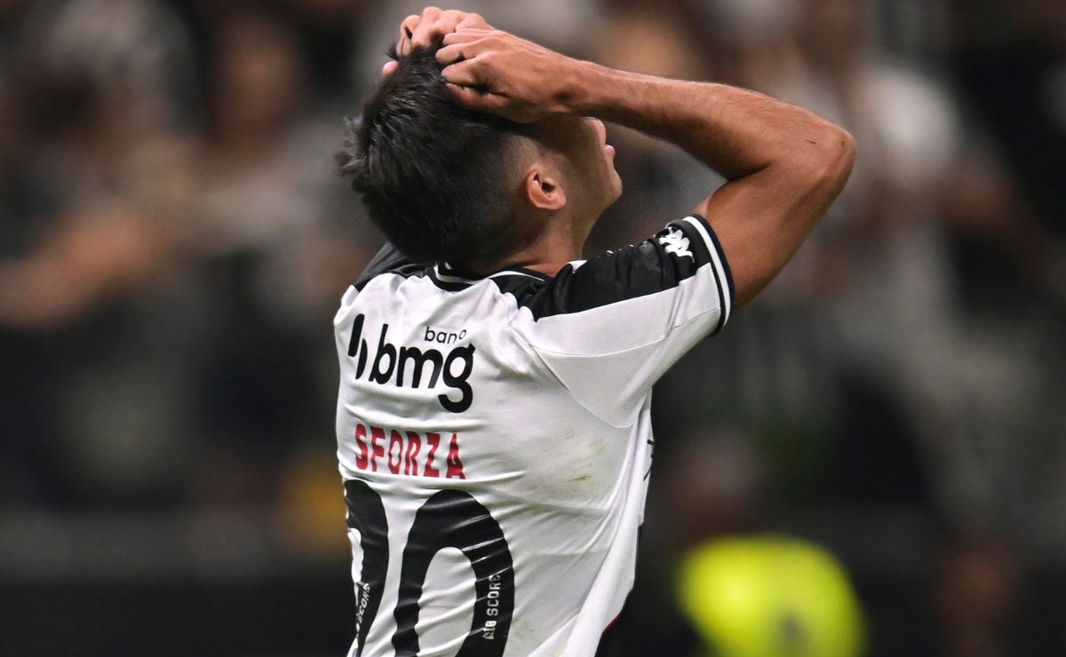 FIFA determina que o Vasco pague dívida milionária ao Newell’s Old Boys por contratação do meia Juan Sforza