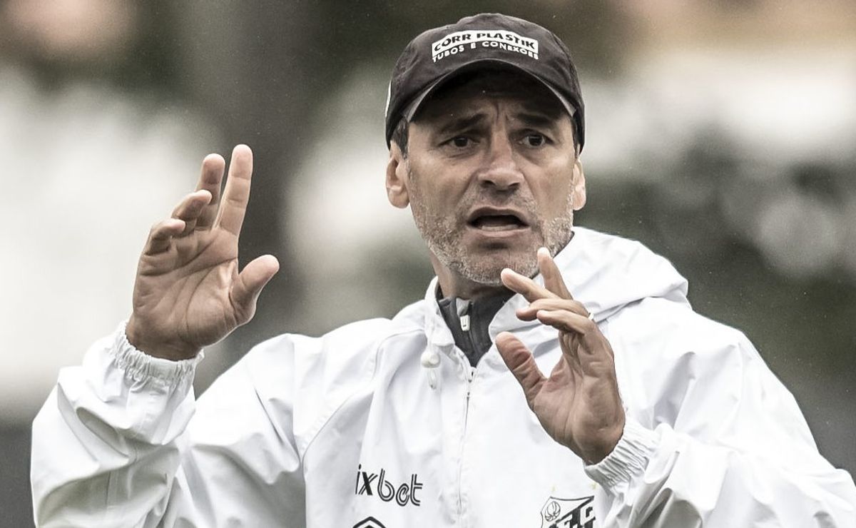 Bustos, ex-técnico do Universitario, detalha trunfos contra o Palmeiras no duelo pela Copa Libertadores