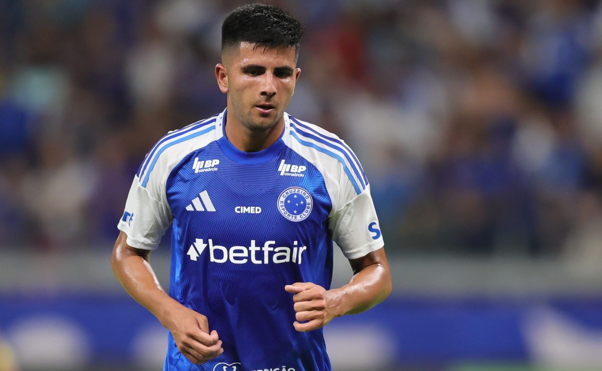 Vitória negocia com Cruzeiro por zagueiro Gamarra para reforçar defesa