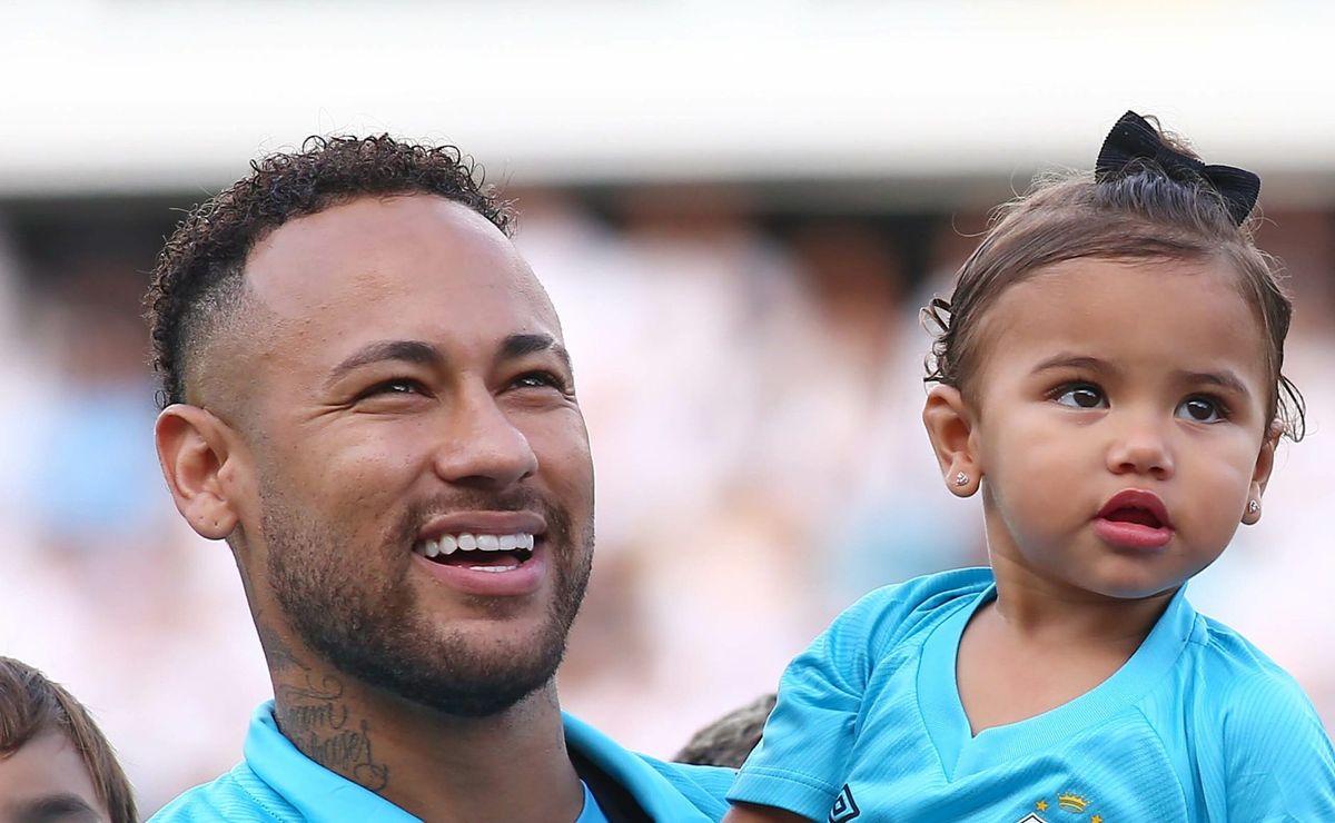 Neymar pede contrato de R$ 28 milhões para assinar com Pachuca; Santos busca renovar contrato