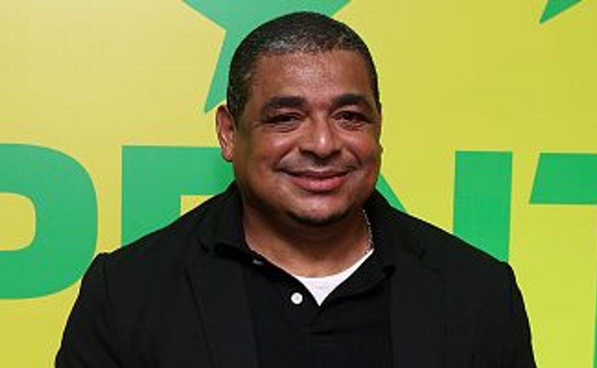 “Ele chegou a ser o melhor volante do mundo”; Vampeta elogia contratação de Jorginho pelo Flamengo