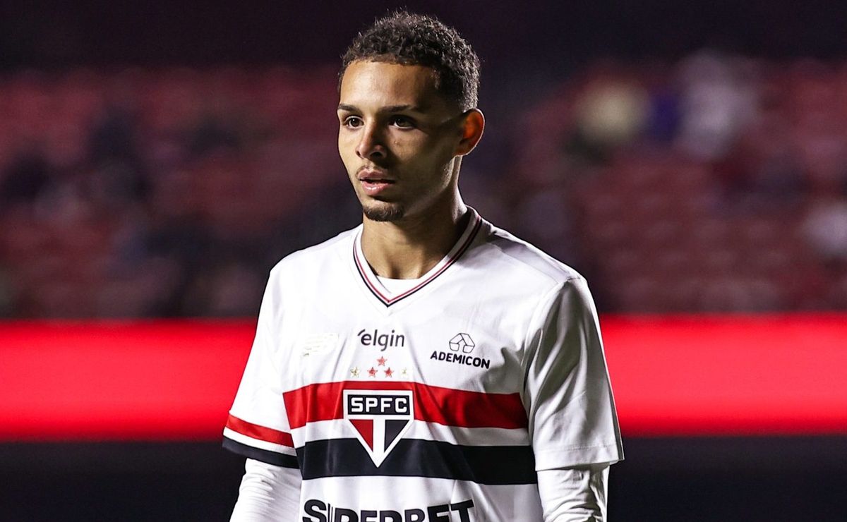 São Paulo decide vender Alves por R$ 64 milhões e Casares é criticado: “Queima de estoque”