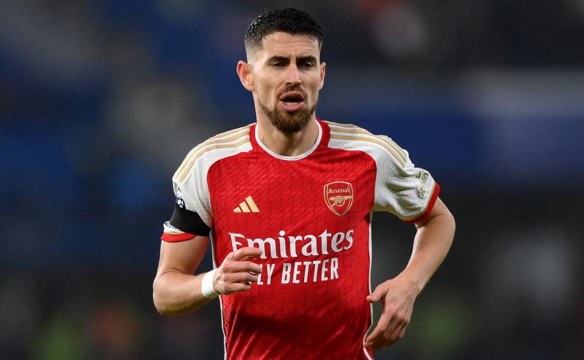 Flamengo anuncia chegada de Jorginho para assinar contrato e reforçar o elenco