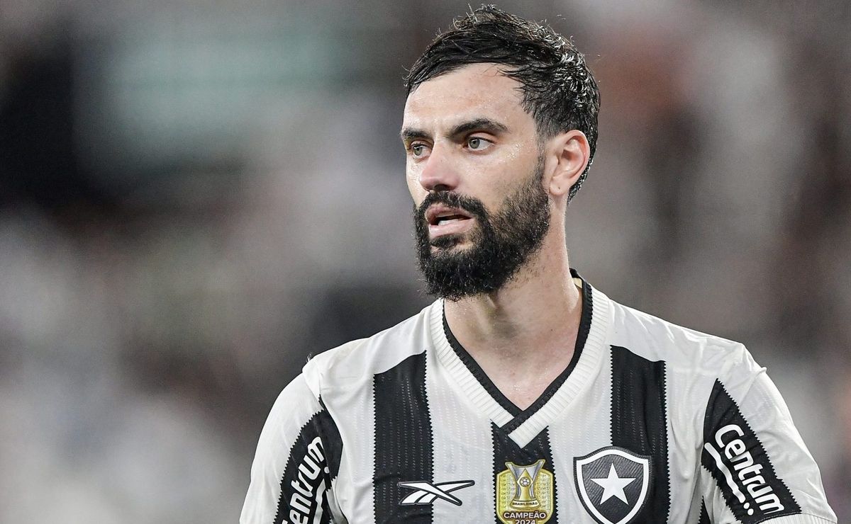 65 dias após chegar no Glorioso, Mastriani desencanta em Botafogo x Ceará e é ovacionado pela torcida botafoguense