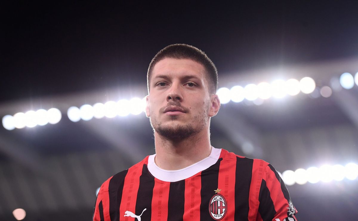 Botafogo e Cruz Azul disputam Luka Jović e Fogão quer levar a melhor