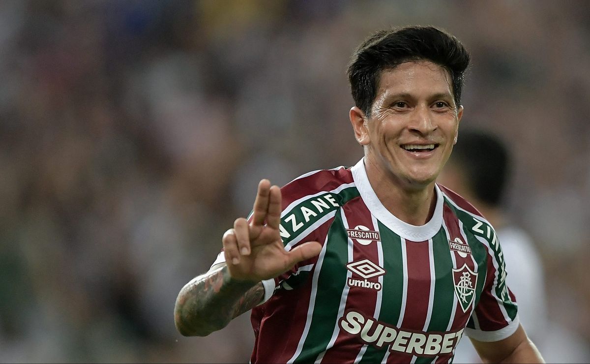 Cano é o segundo maior artilheiro do Brasil, mesmo afastado por lesão