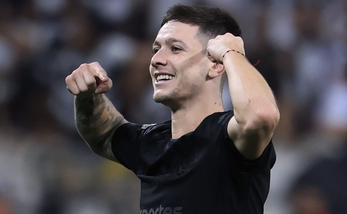 Dorival Júnior planeja utilizar Rodrigo Garro titular em Grêmio x Corinthians pelo Brasileirão