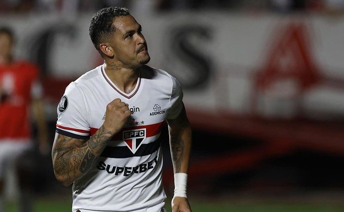São Paulo intensifica treinos antes de encarar o Vasco e tenta subir na tabela do Brasileirão