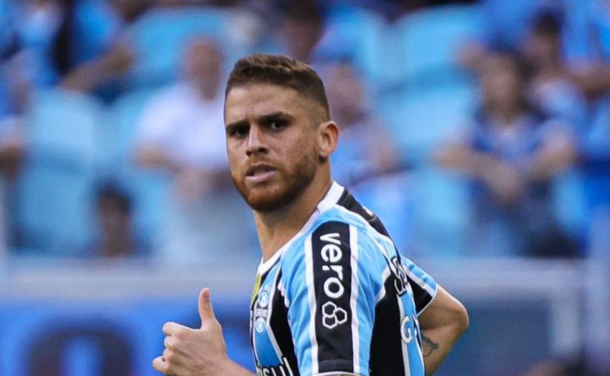 Cuellar está de saída do Grêmio e volante pode voltar para Arábia Saudita ainda neste ano