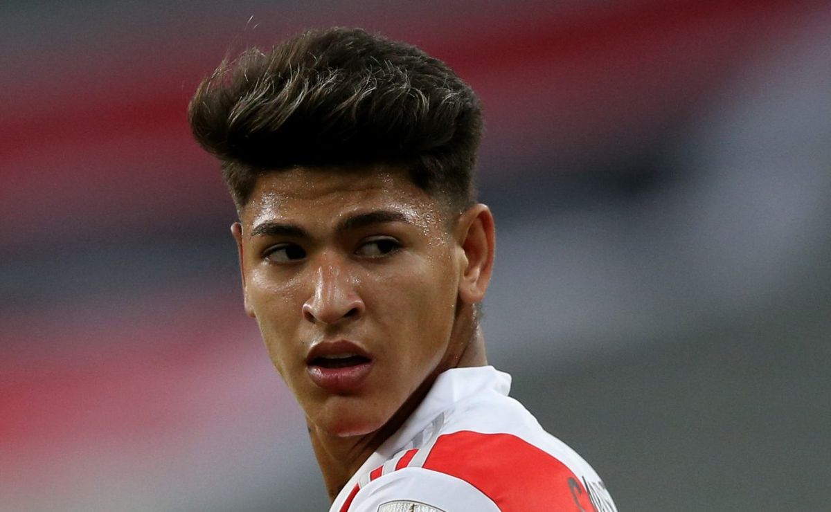 Exclusivo: Empresário de Carrascal dá versão oficial sobre negociação com o Flamengo