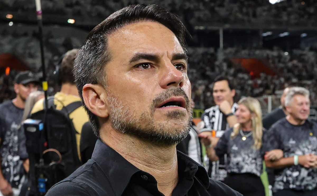 Vasco tenta última cartada por Rodrigo Caetano, mas dirigente decide seguir na CBF