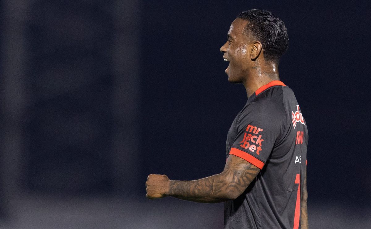 Helinho não tem conversas avançadas com o Botafogo e negociação permanece distante