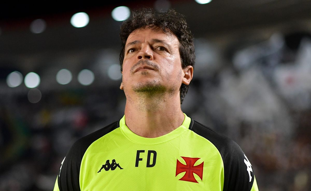 Fernando Diniz vai avaliar Jair e decidir sobre renovação com o Vasco em 2025