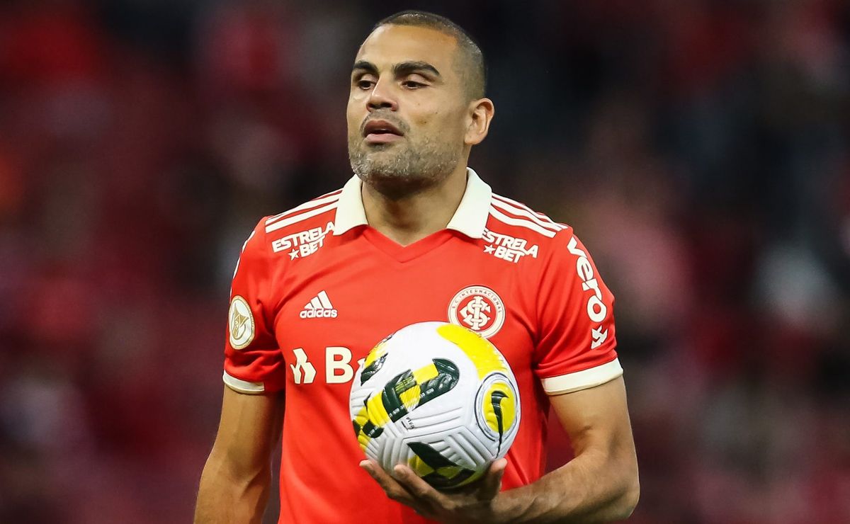 Internacional prepara retorno gradual de Gabriel Mercado para reta final da temporada