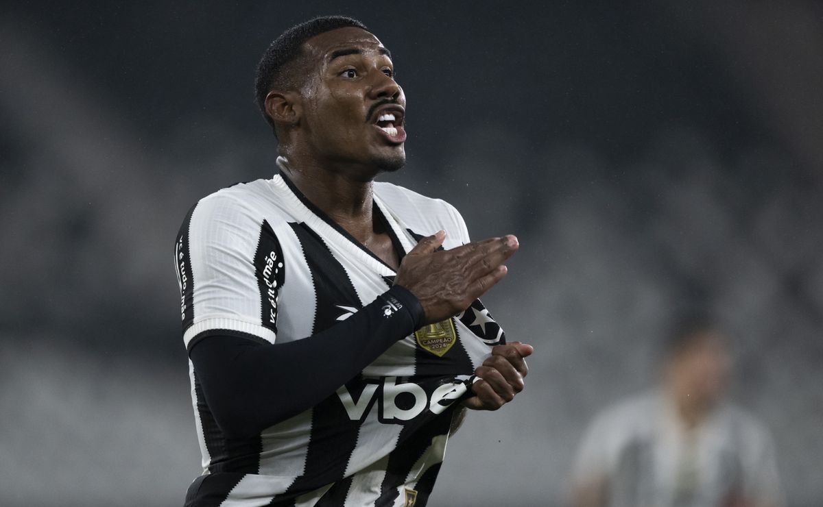 Botafogo recusa oferta milionária do Brighton por Cuiabano e só negocia por mais de 10 milhões de euros