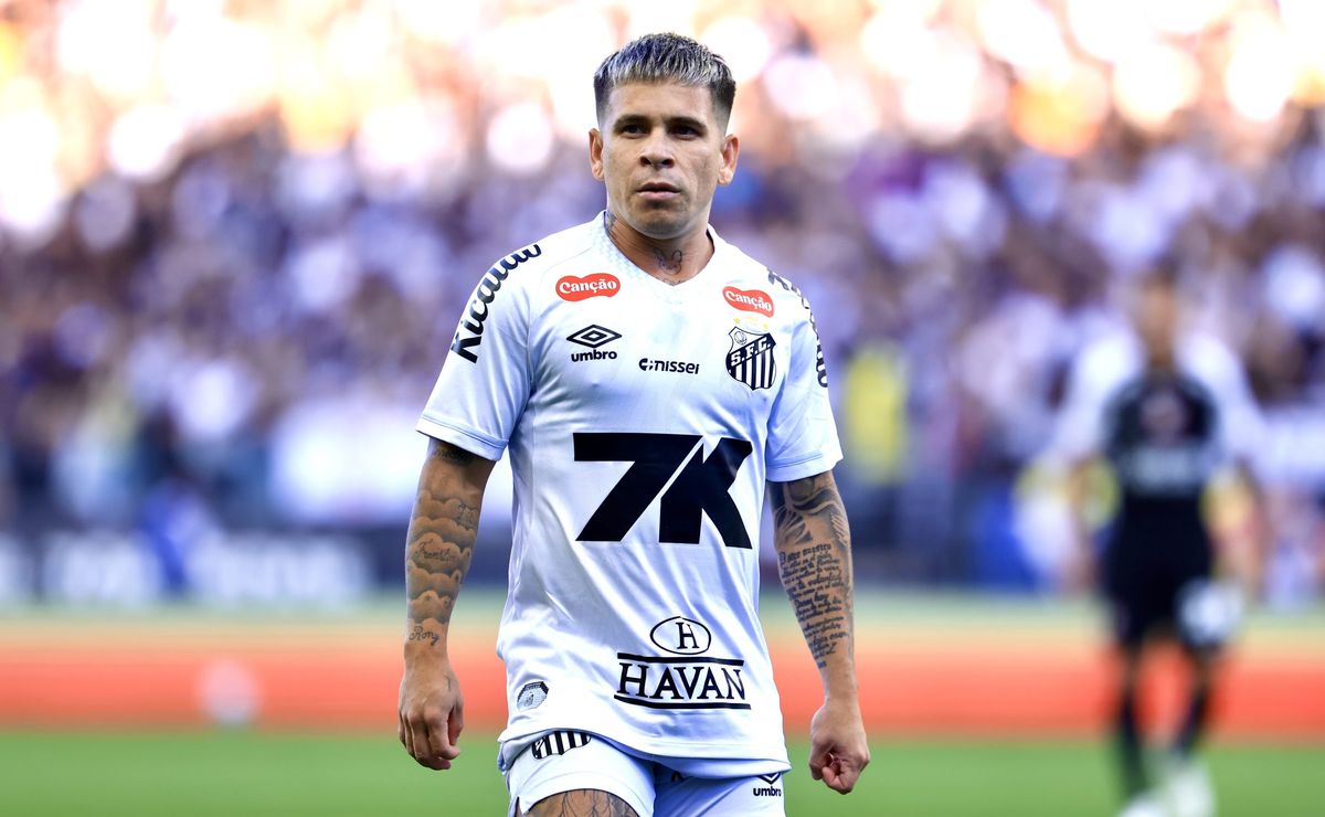 Soteldo no Fluminense? Santos recebe proposta e torcida reage em enquete