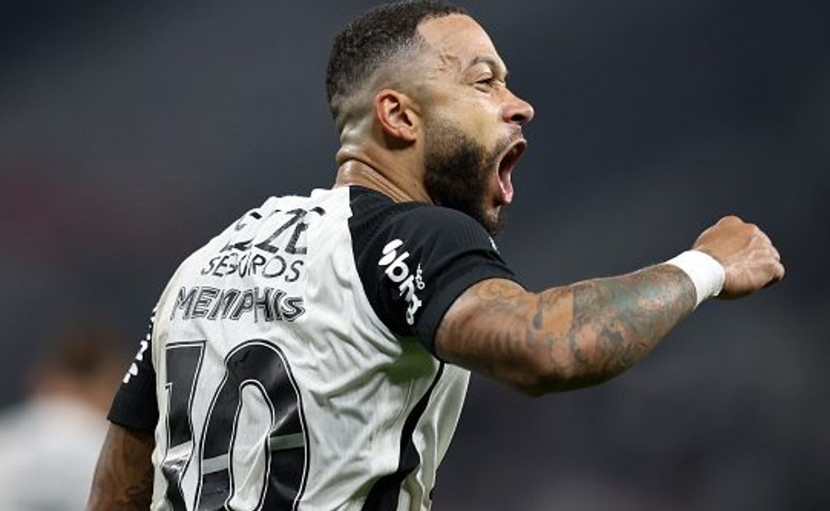 Memphis Depay não priorizou o Flamengo antes de fechar com o Corinthians, diz staff: “Não houve”