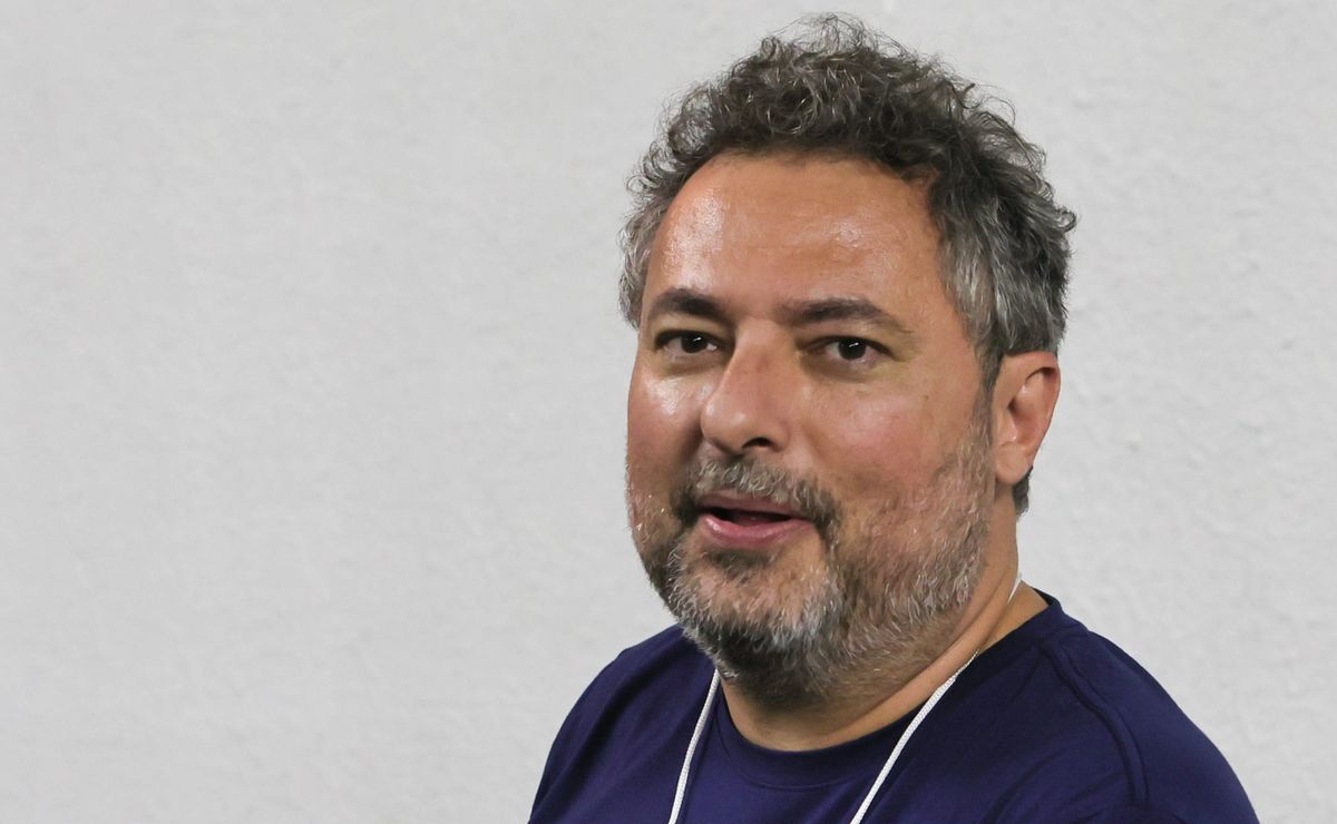 Santos de Alexandre Mattos acerta os detalhes para rescindir empréstimo de Leo Godoy