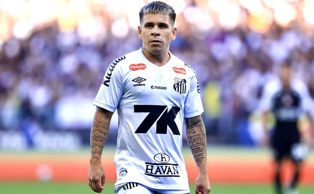 Santos toma decisão final sobre futuro de Soteldo e atacante não será vendido para o Fluminense