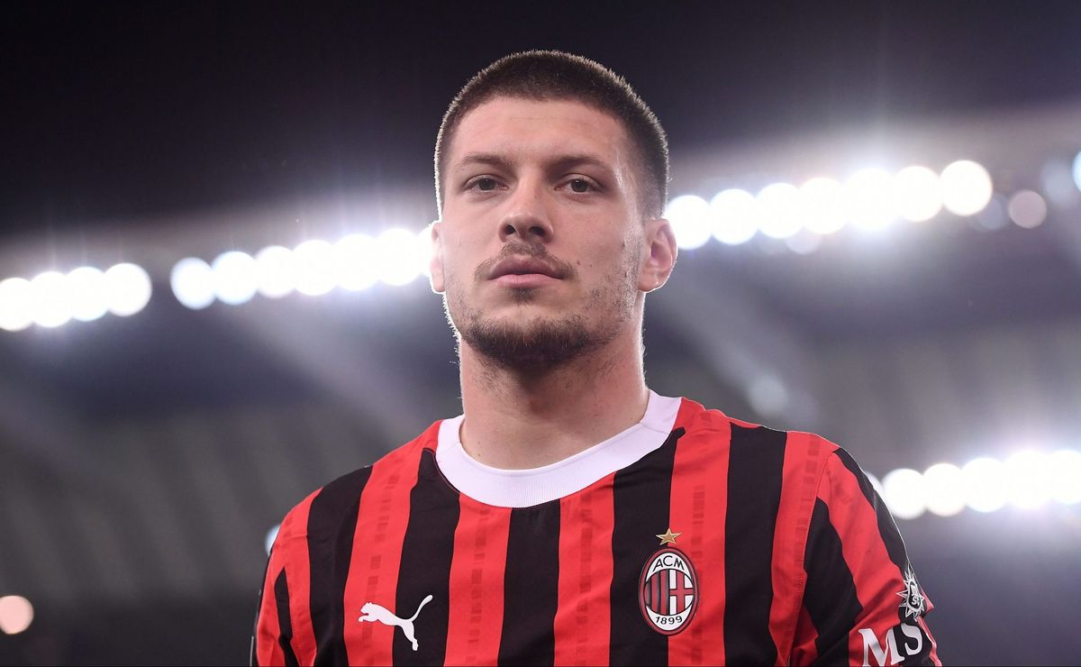Luka Jović prefere o Cruz Azul e deve recusar o Botafogo, diz jornalista argentino