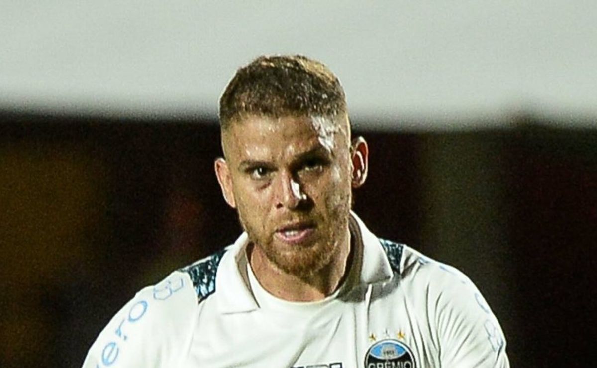 Grêmio se arrepende da contratação de Cuellar e busca negociar o volante em julho