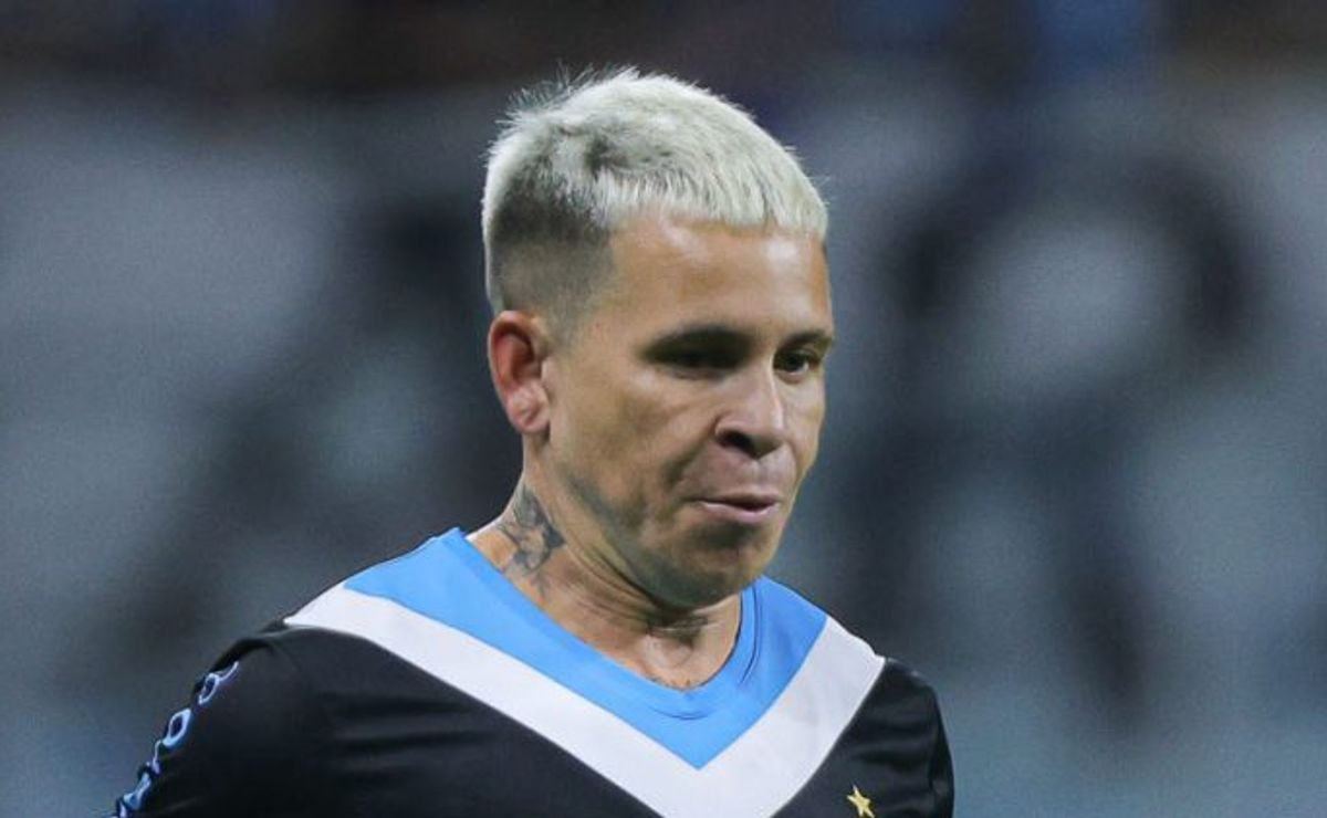 Soteldo toma atitude sobre sair do Santos para fechar com Fluminense e pede para ser negociado e jogar Super Mundial
