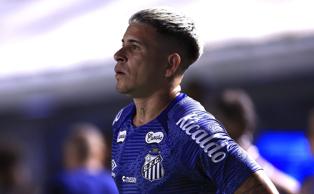 Esposa de Soteldo confirma saída do Santos para ir para clube carioca