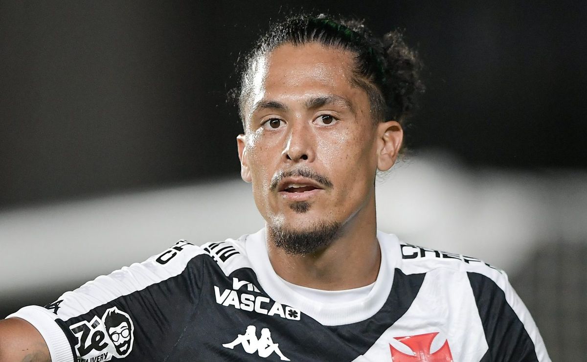 Peñarol mira contratação de Maurício Lemos e pode tirar zagueiro do Vasco