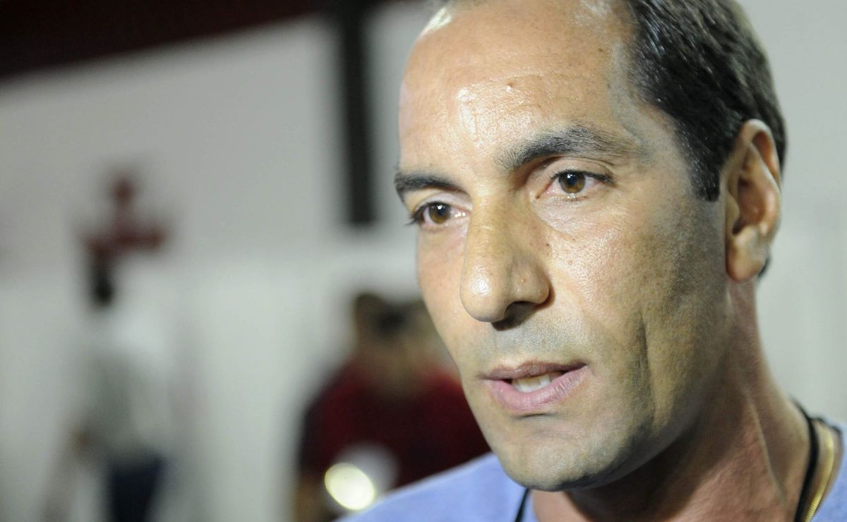 Edmundo critica Mattos e diz que dirigente pode rebaixar o Santos para Série B
