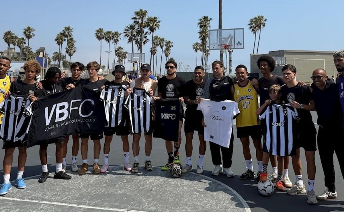 Botafogo visita projeto social em Venice Beach, nos Estados Unidos, e promove troca cultural