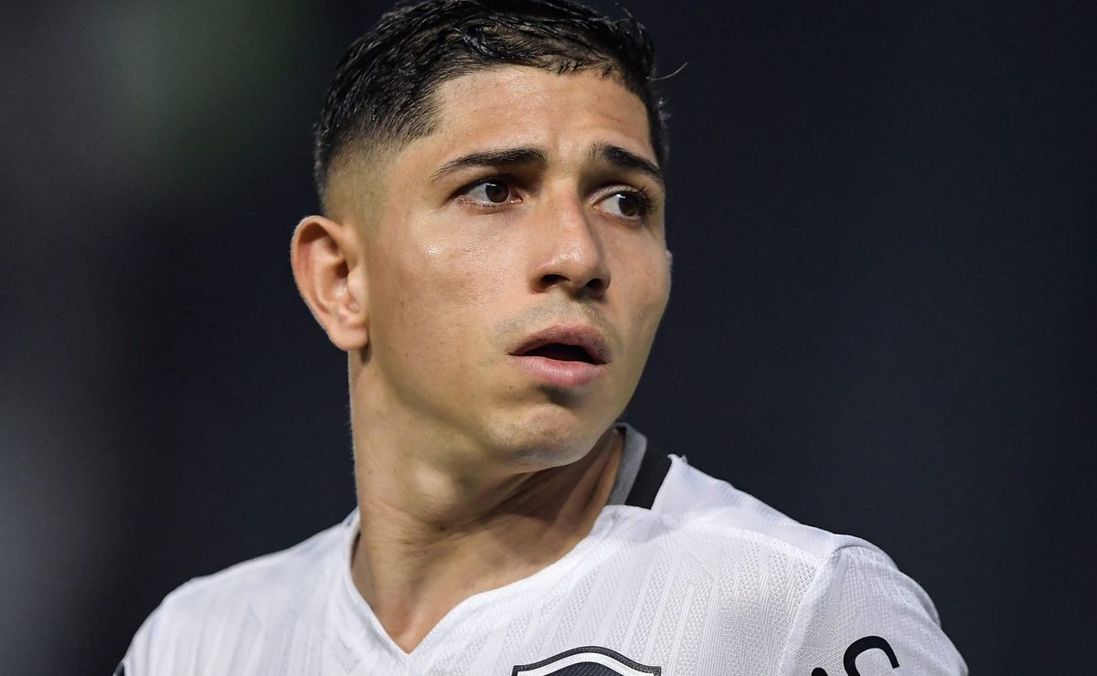 Botafogo quer surpreender no Super Mundial e conta com Savarino, Alex Telles e Arthur Cabral