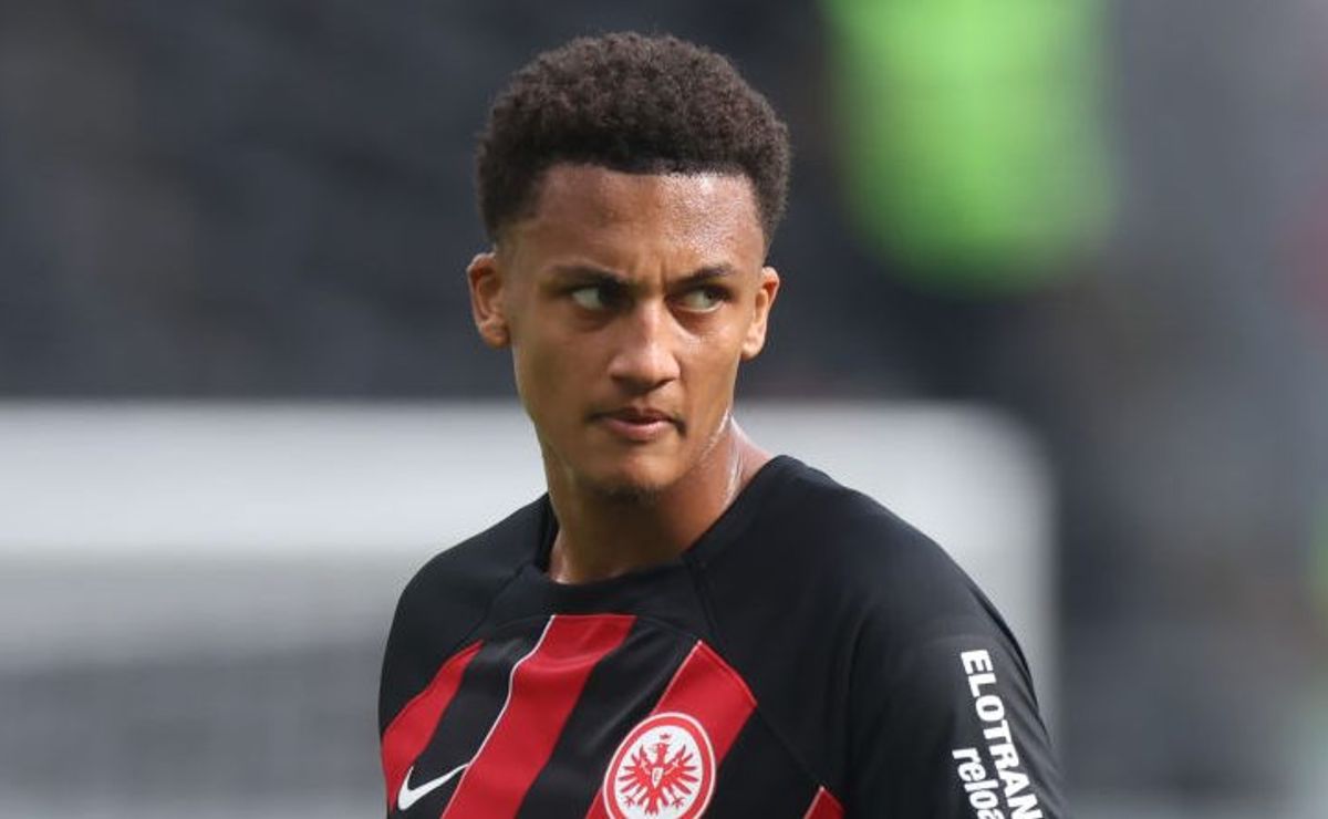 Tuta no Grêmio não vai acontecer após consulta ser barrada por situação contratual no Eintracht Frankfurt-ALE