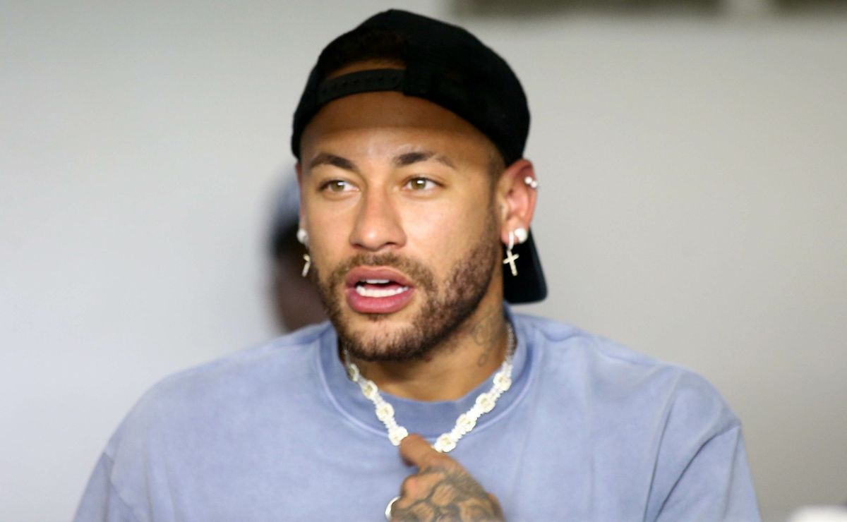 Neymar revela que está perto de renovar com o Santos e detalha ajuda ao Peixe