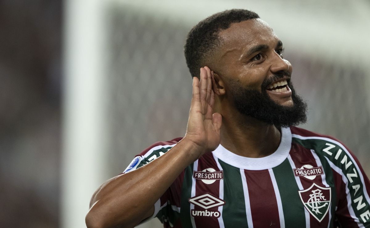 Samuel Xavier pode se tonar o 2º lateral-direito com mais gols pelo Fluminense neste século