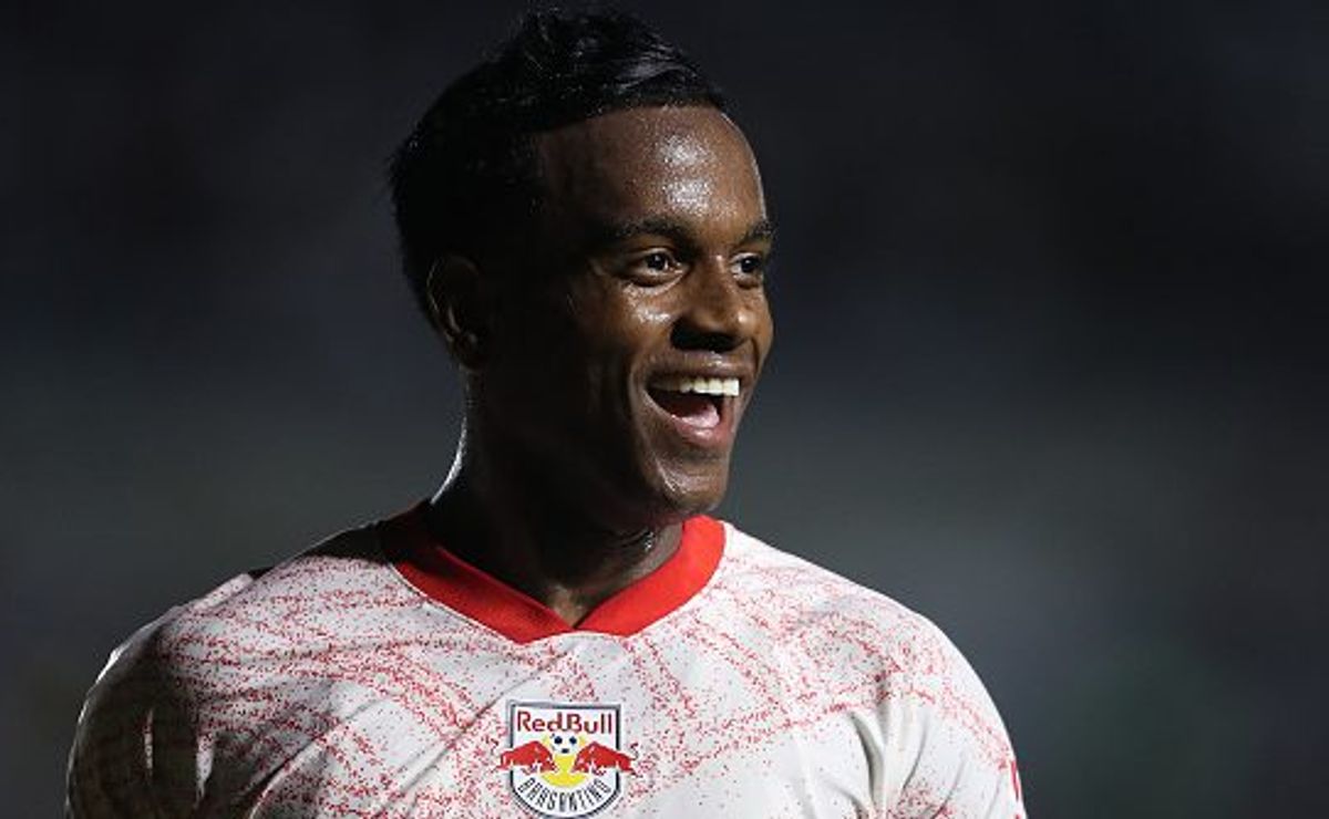 Helinho topa jogar no Corinthians e contratação depende exclusivamente do Toluca