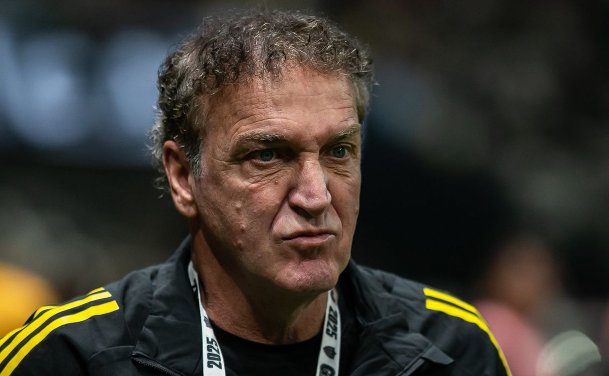 Cuca analisa estreia de Dudu, mas dá protagonismo em vitória para Júnior Santos: “Importantíssimo para nós” 
