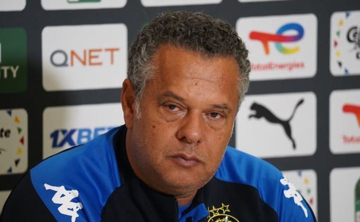 Maher Kanzari, técnico do Espérance-TUN, manda recado ao Flamengo às vésperas do Mundial: “Não temos medo”