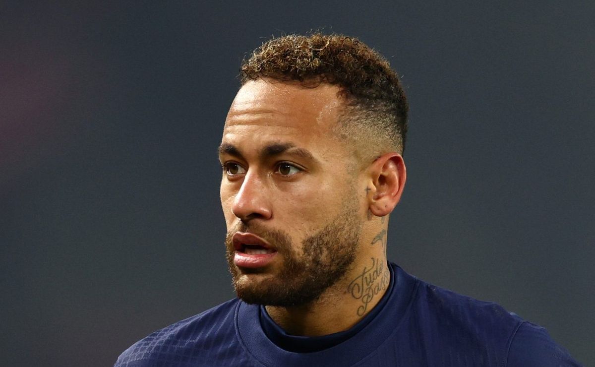 Mourinho quer contratação de Neymar no Fenerbahçe e atacante recebe proposta para deixar o Santos