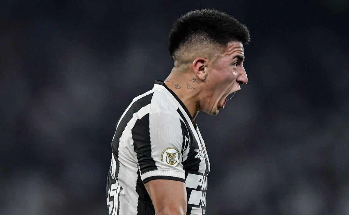 Interesse do Milan em Almada pode auxiliar o Botafogo em imbróglio com Atlanta United 