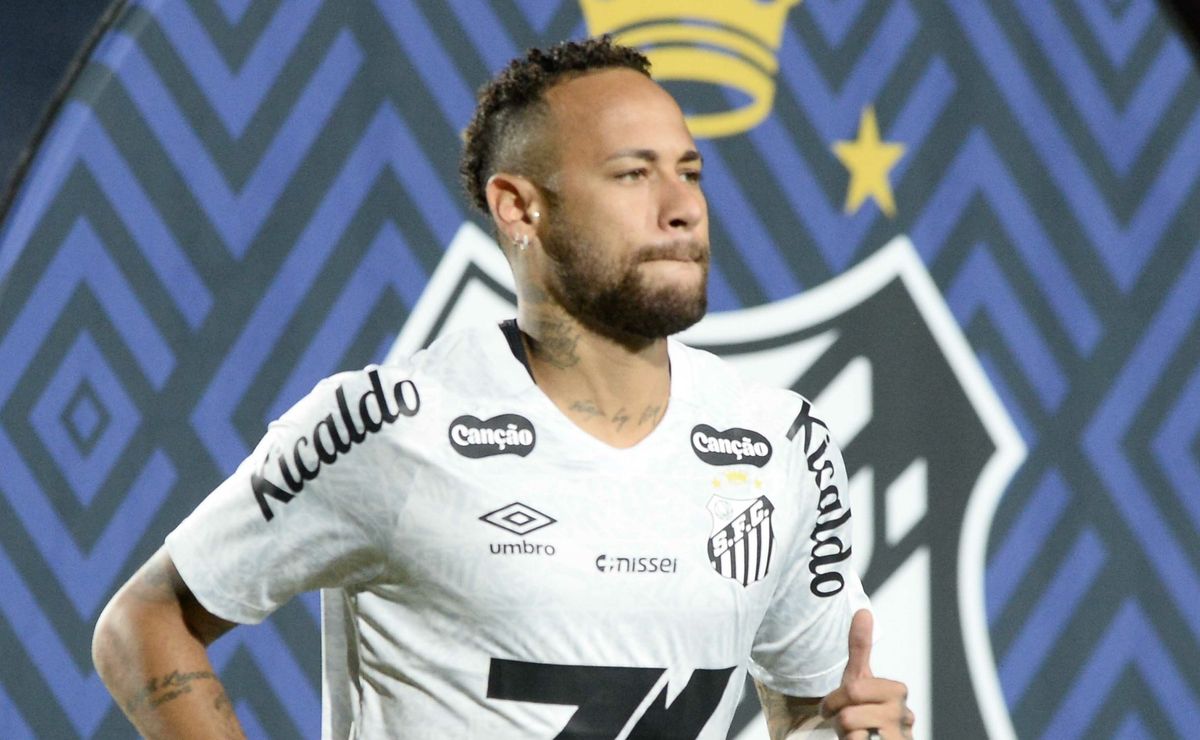 Neymar recusa Fenerbahçe e mantém foco na renovação com o Santos