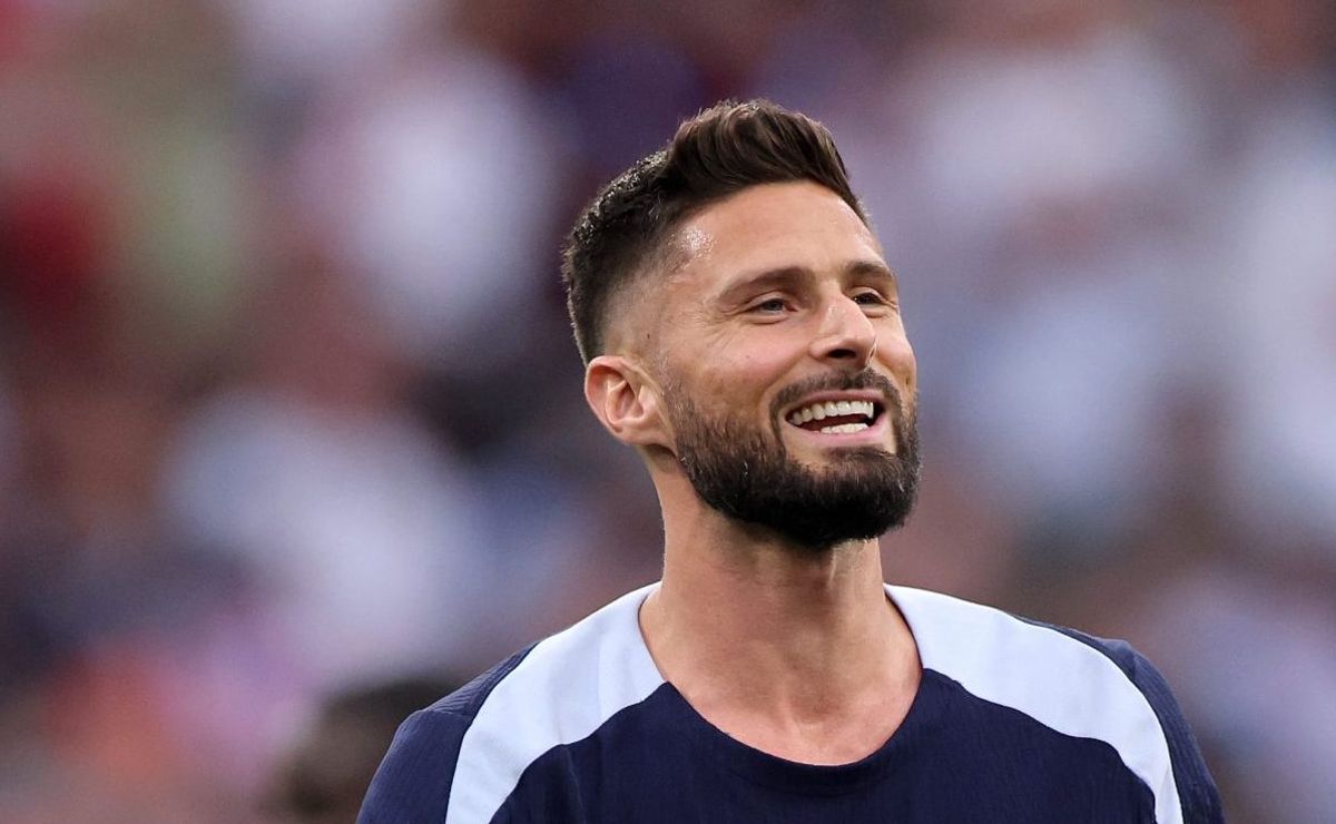 Giroud elogia Jorginho e manda resposta sincera sobre o elenco do Flamengo: “Não conheço muito”