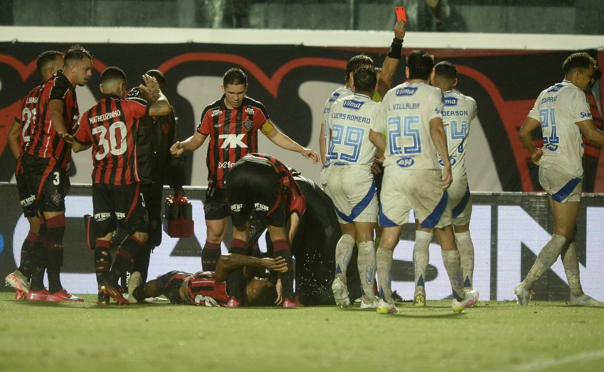 “Momento difícil”; Jamerson se pronuncia pela primeira vez após grave lesão contra o Cruzeiro