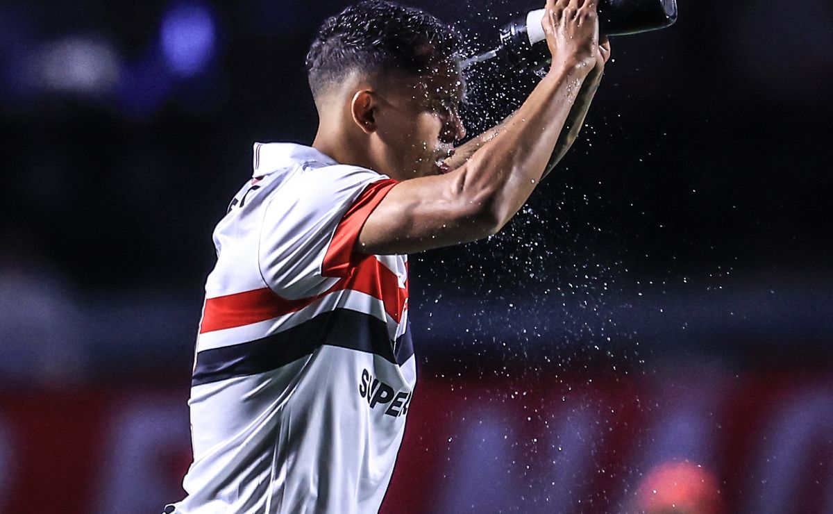 Pressão da torcida faz Corinthians recuar em negociação por Igor Vinicius