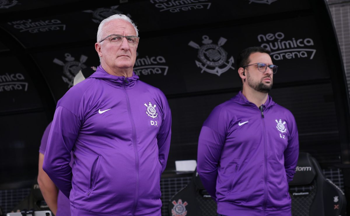 Dorival recorre a talentos da base para suprir carências no elenco do Corinthians