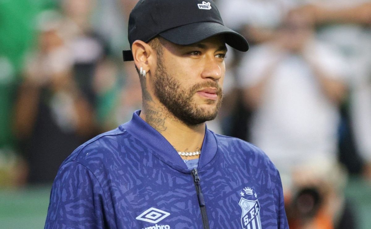 Neymar faz exigência para renovar com o Santos e não abre mão de reforços