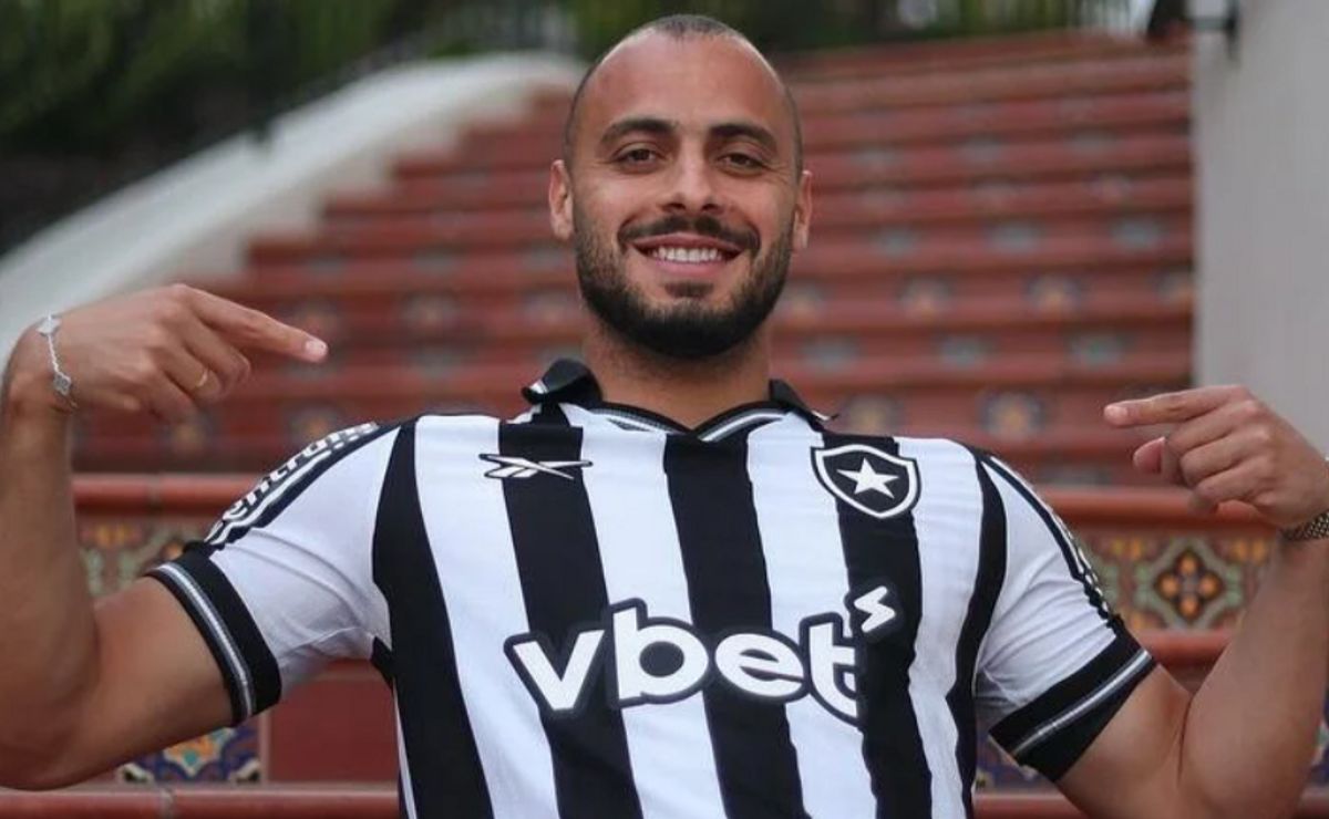 Arthur Cabral é apresentado como jogador do Botafogo e fala sobre enfrentar europeus no Mundial de Clubes